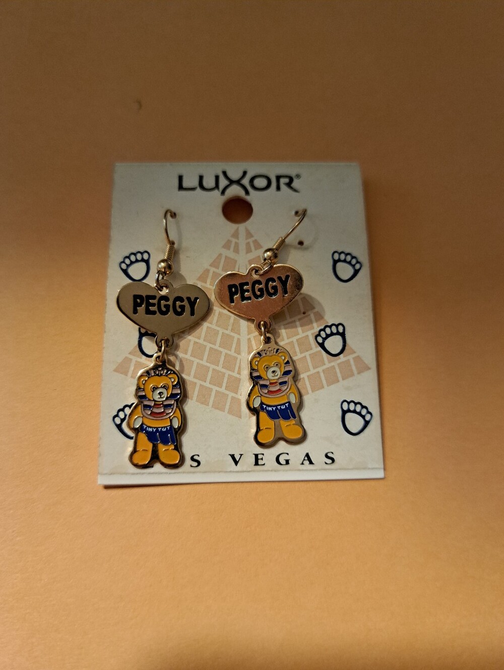 New Luxor Las Vegas Gold Tone Peggy Tiny Tut Dangling Drop Earrings